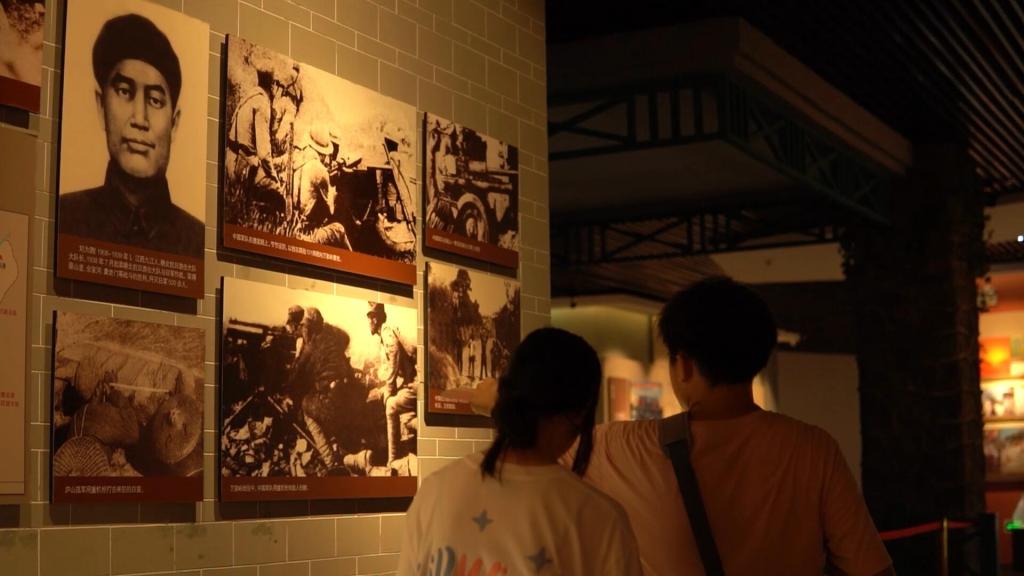 说明: 房间里的人们中度可信度描述已自动生成